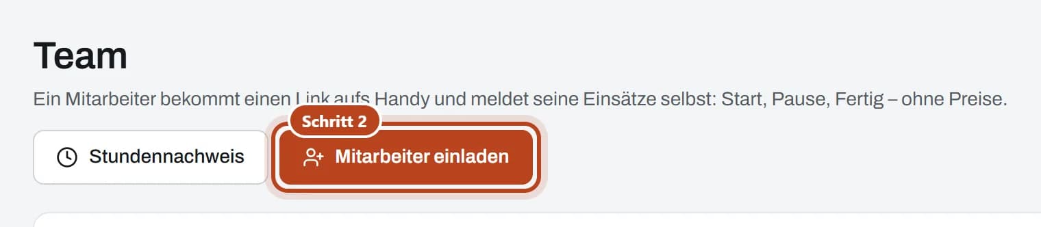 Seite «Team» mit dem Knopf «Mitarbeiter einladen» (Schritt 2).