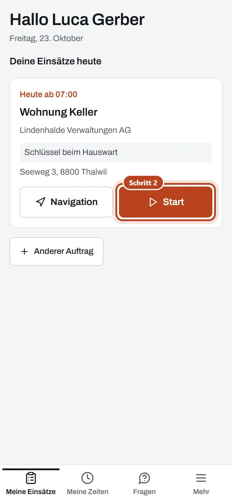Handy: «Deine Einsätze heute» mit dem Auftrag Wohnung Keller und dem Knopf «Start» (Schritt 2).